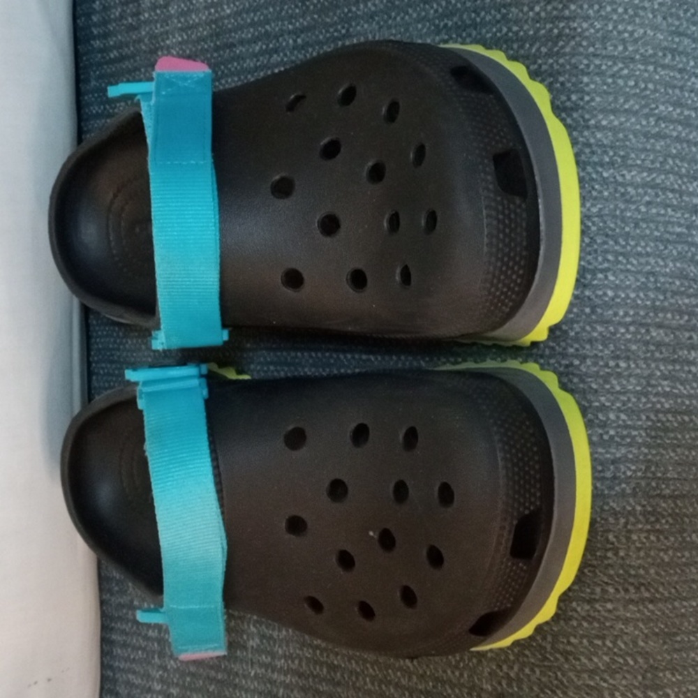 Crocs multi colors 7 M/9 W